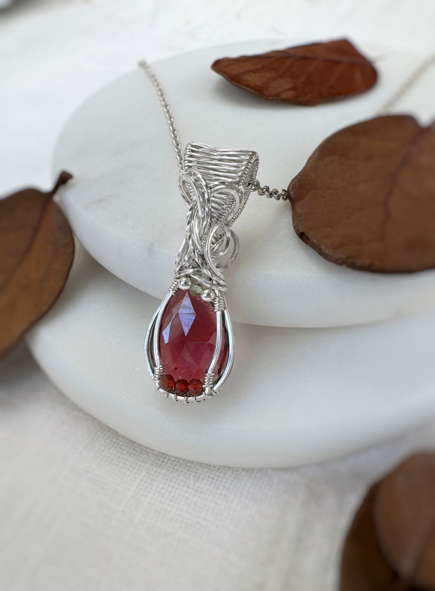 Small Faceted Garnet, Carnelian & Peridot Necklace in 0.925 Sterling Silver