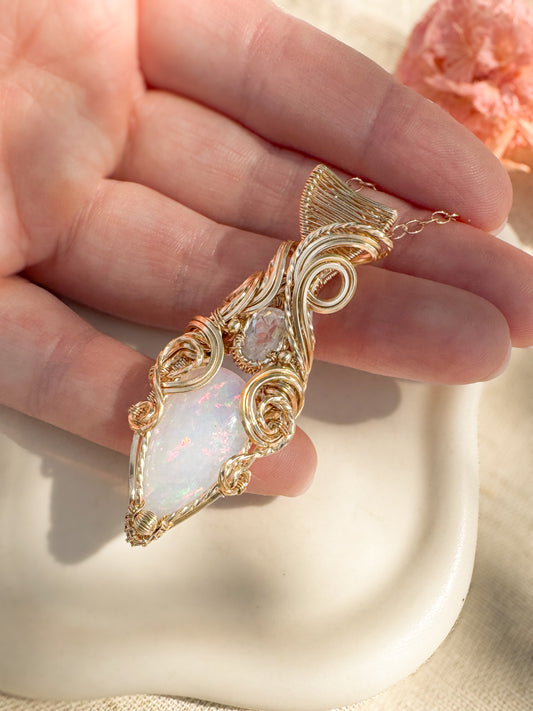 10.4 CT Ethiopian Opal & Madagascar Moonstone