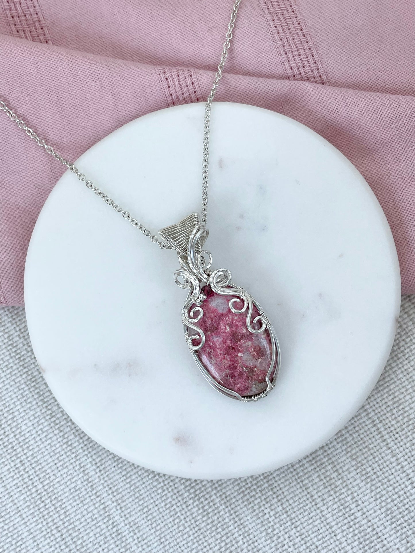 Thulite & Garnet Necklace in 0.925 Sterling Silver