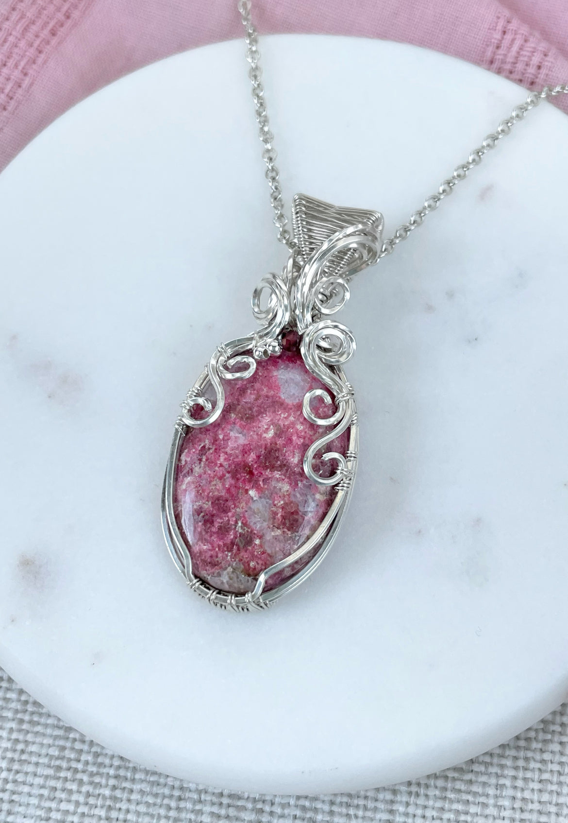 Thulite & Garnet Necklace in 0.925 Sterling Silver