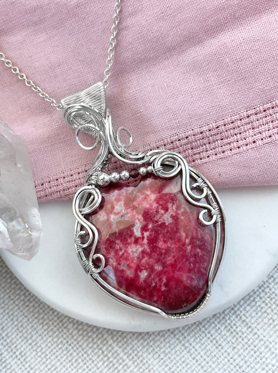 Thulite & Garnet Necklace in 0.925 Sterling Silver