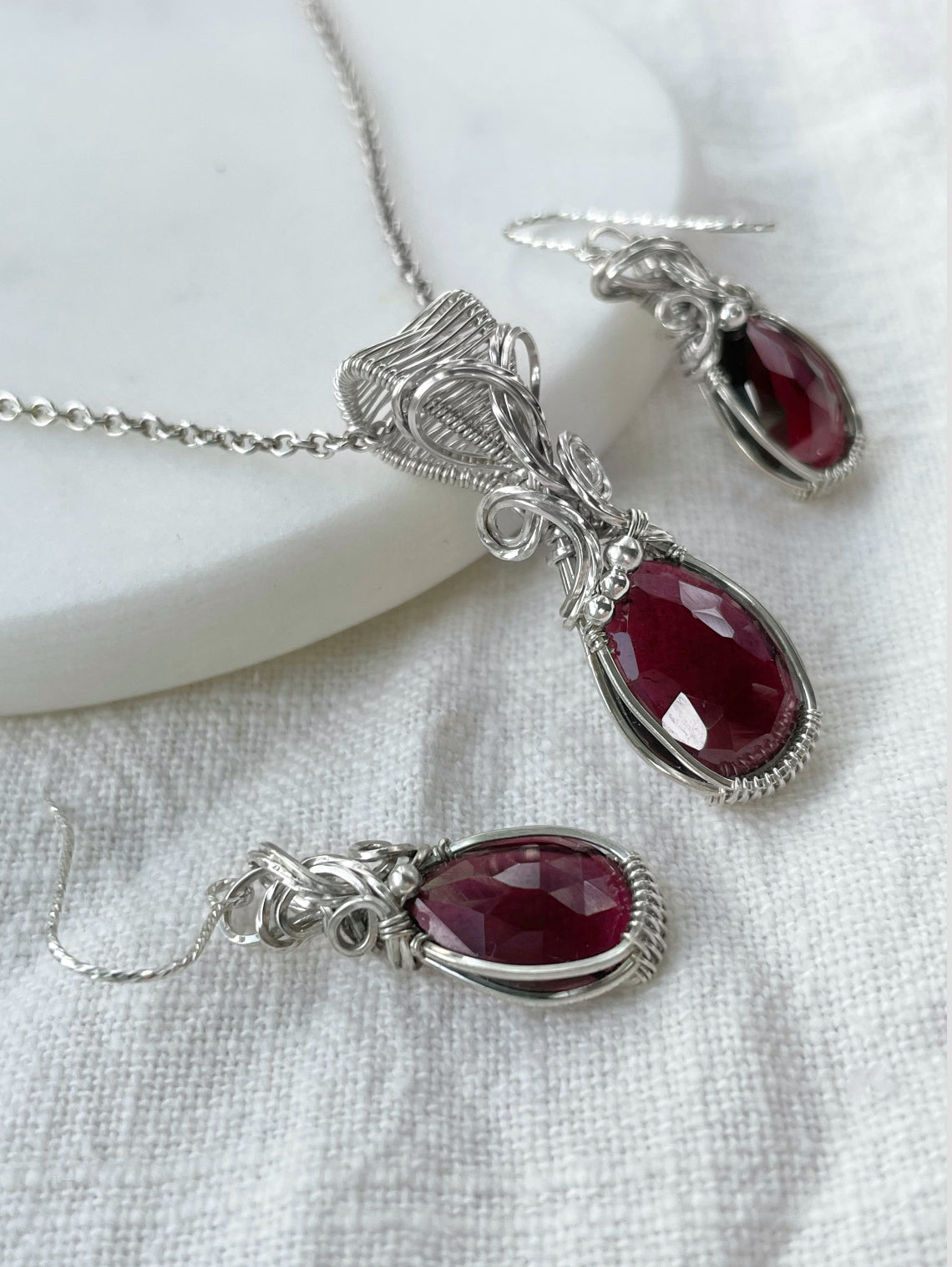 Garnet Set (Necklace & Earrings) in 0.925 Sterling Silver